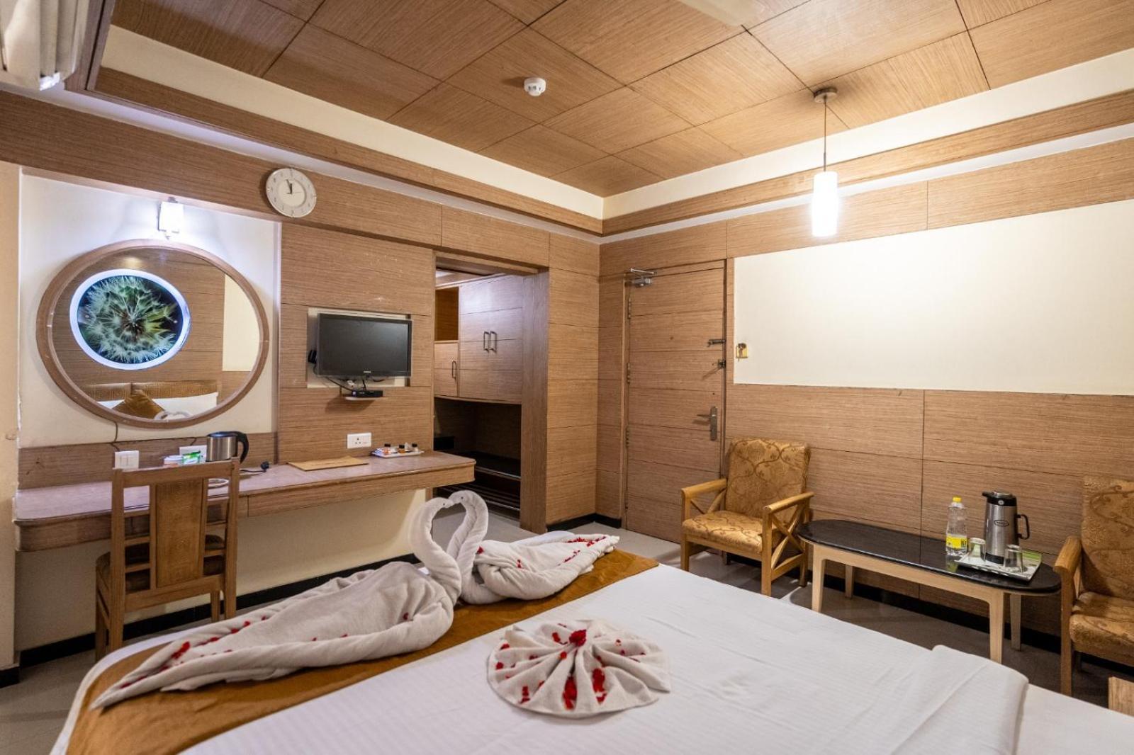 Sree Bharani Hotels Tirunelveli Buitenkant foto