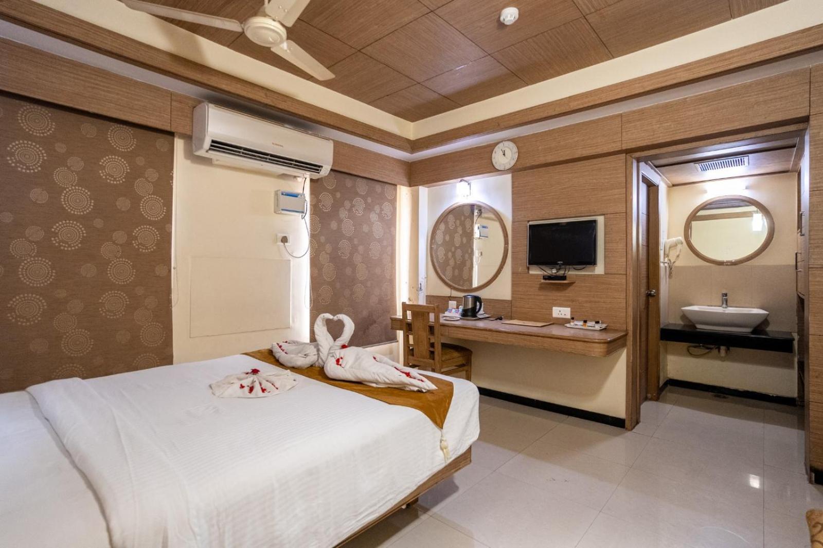 Sree Bharani Hotels Tirunelveli Buitenkant foto