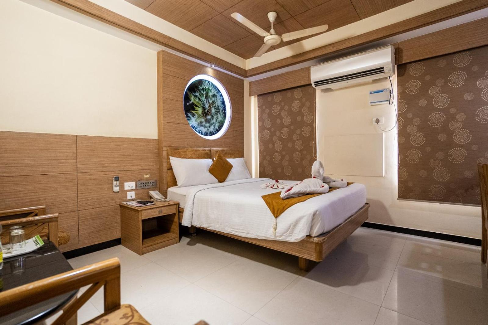 Sree Bharani Hotels Tirunelveli Buitenkant foto