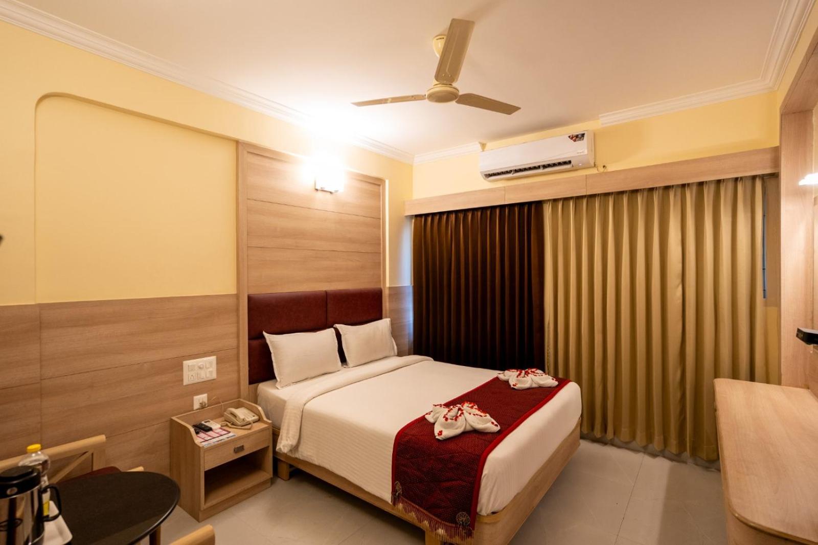 Sree Bharani Hotels Tirunelveli Buitenkant foto