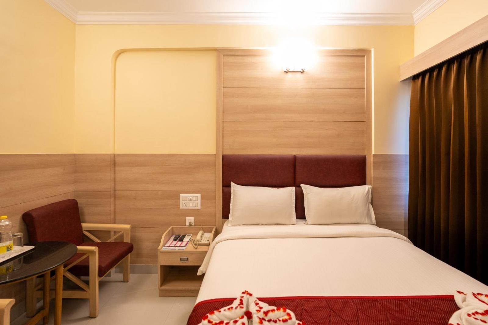 Sree Bharani Hotels Tirunelveli Buitenkant foto