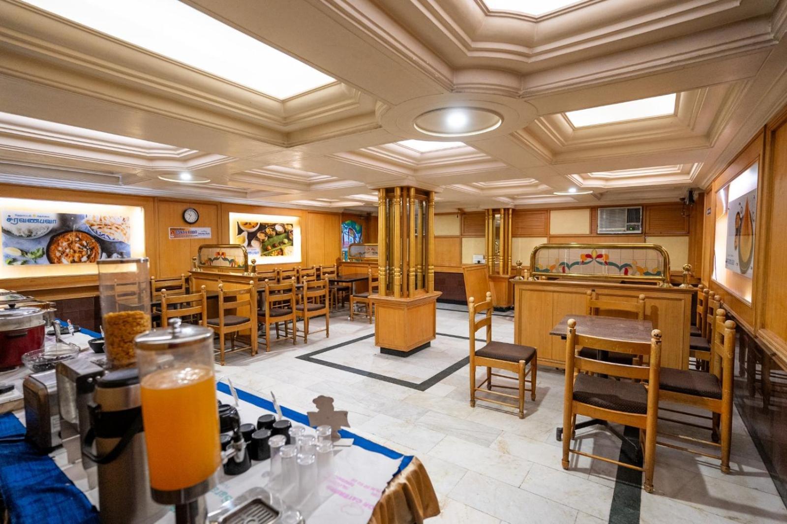 Sree Bharani Hotels Tirunelveli Buitenkant foto