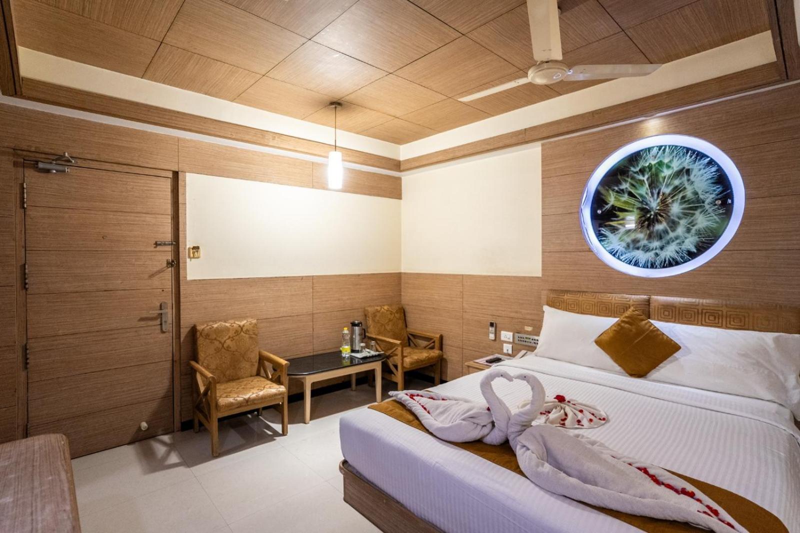 Sree Bharani Hotels Tirunelveli Buitenkant foto