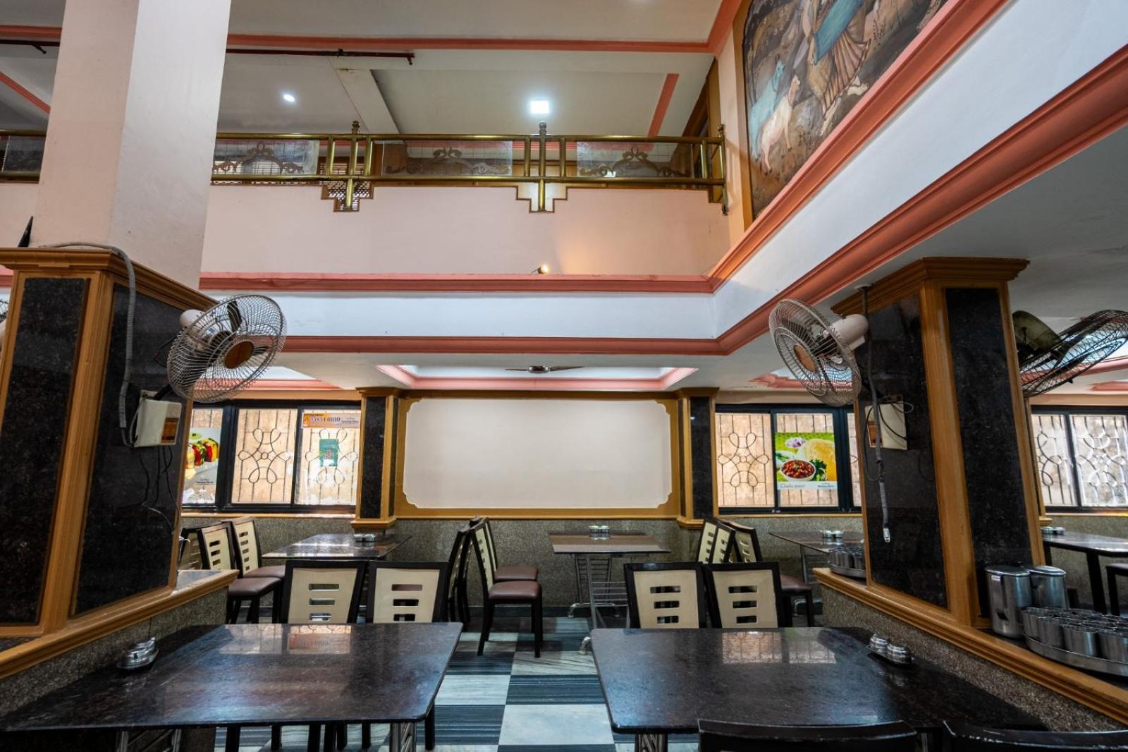 Sree Bharani Hotels Tirunelveli Buitenkant foto