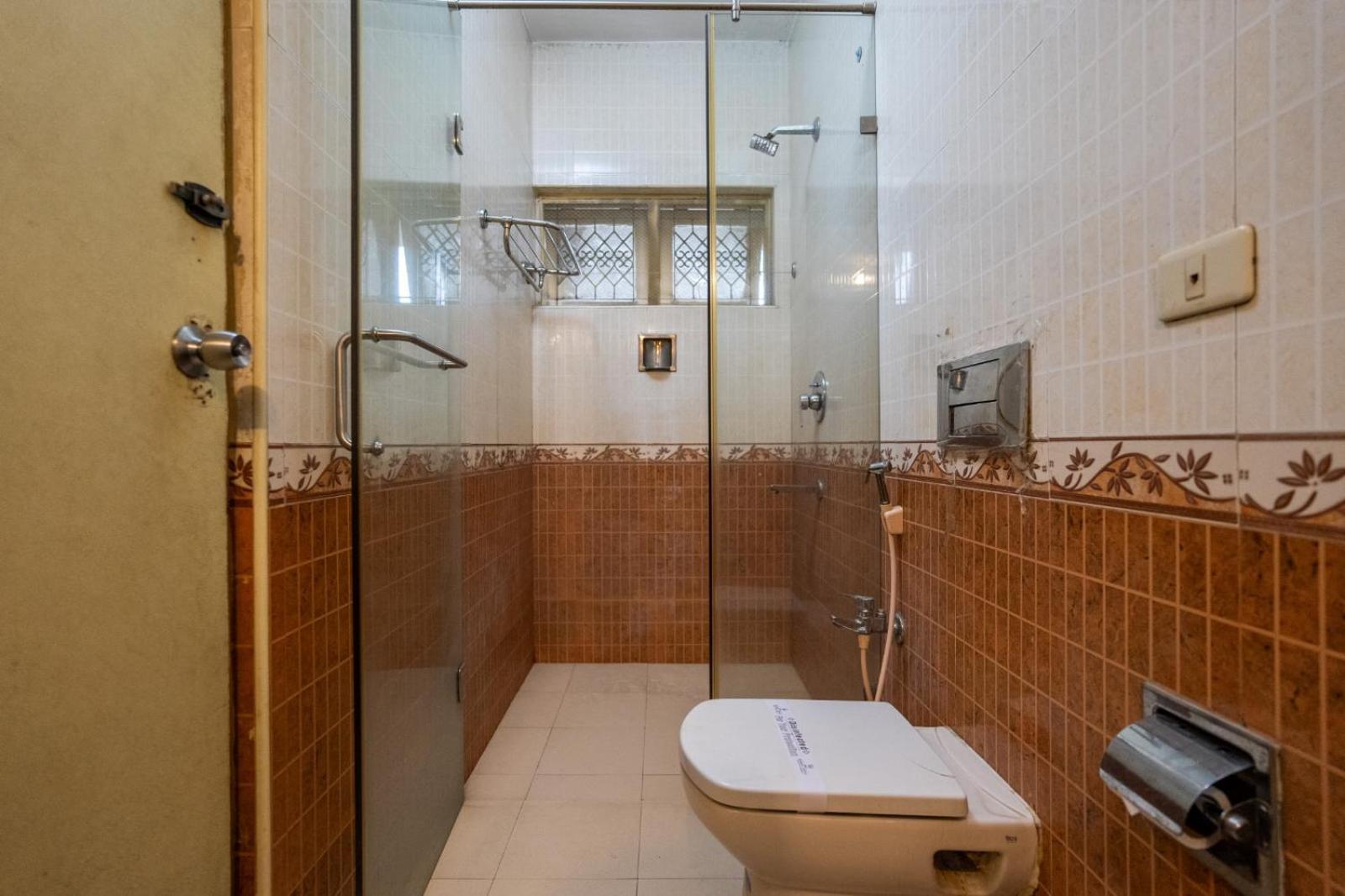 Sree Bharani Hotels Tirunelveli Buitenkant foto