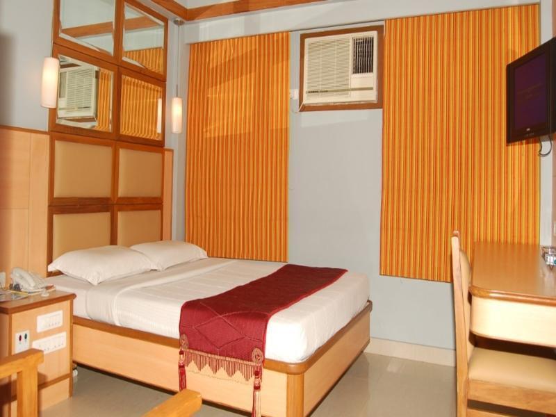 Sree Bharani Hotels Tirunelveli Buitenkant foto