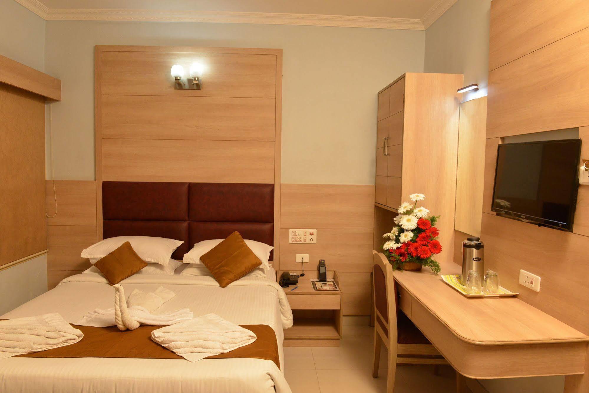 Sree Bharani Hotels Tirunelveli Buitenkant foto